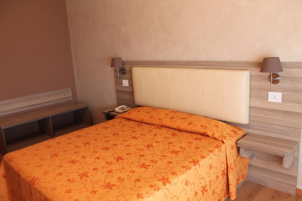 Hotel Mediterraneo Roccella Ionica Exteriér fotografie